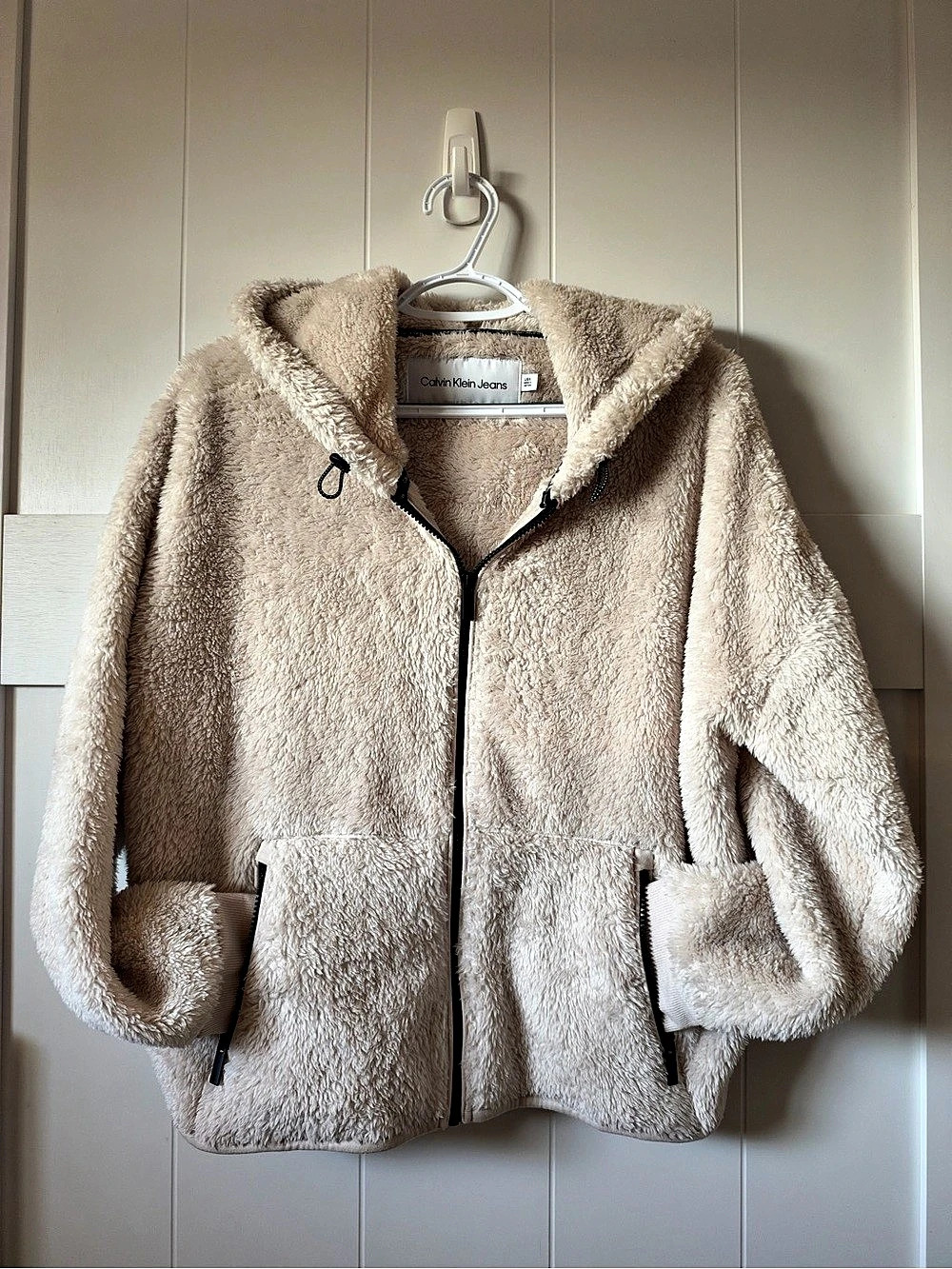 Calvin Klein Jeans Teddy Fleece Hooded Jacket in Cream Size Large Like New